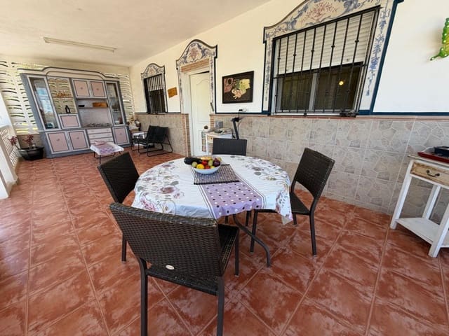 6 soverom Villa til salgs i Vilamarxant / Villamarchante med svømmebasseng - € 289 000 (Ref: 9820492)