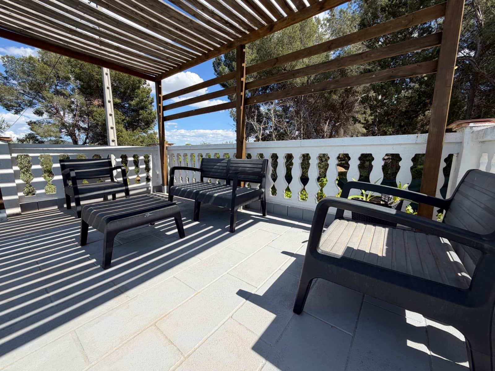 6 bedroom Villa for sale in Vilamarxant / Villamarchante with pool - € 289,000 (Ref: 9820492)