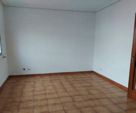 4 bedroom Commercial for sale in Domeno - € 250,000 (Ref: 9833646)