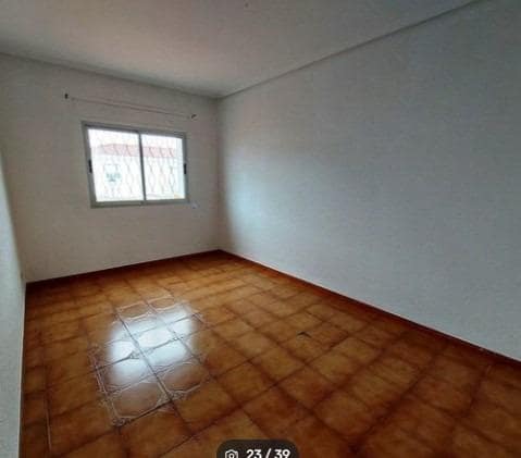 4 bedroom Commercial for sale in Domeno - € 250,000 (Ref: 9833646)