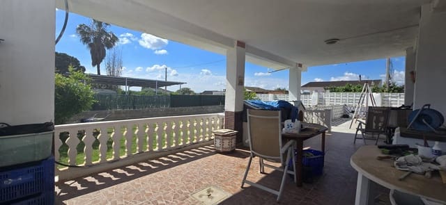 4 Zimmer Villa zu verkaufen in Llíria mit Pool - 225.000 € (Ref: 9836222)