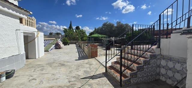 4 Zimmer Villa zu verkaufen in Llíria mit Pool - 225.000 € (Ref: 9836222)