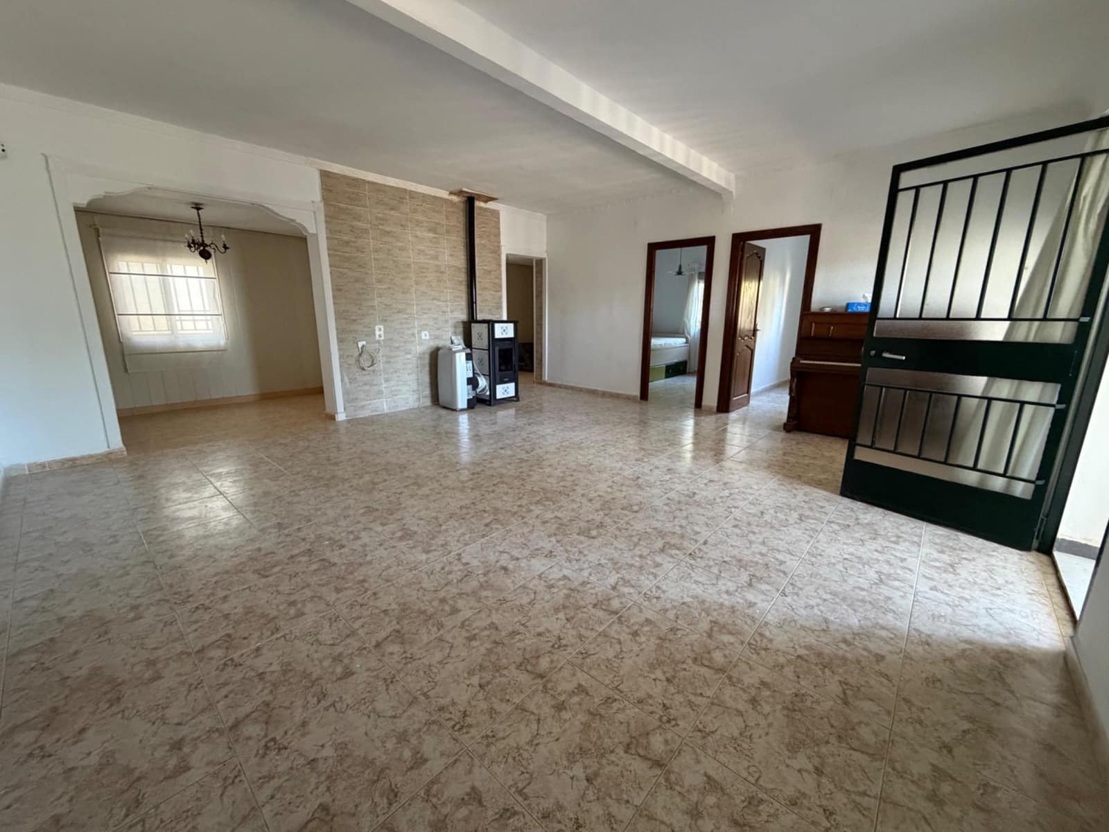 8 soverom Villa til salgs i Vilamarxant / Villamarchante med svømmebasseng garasje - € 375 000 (Ref: 9843383)