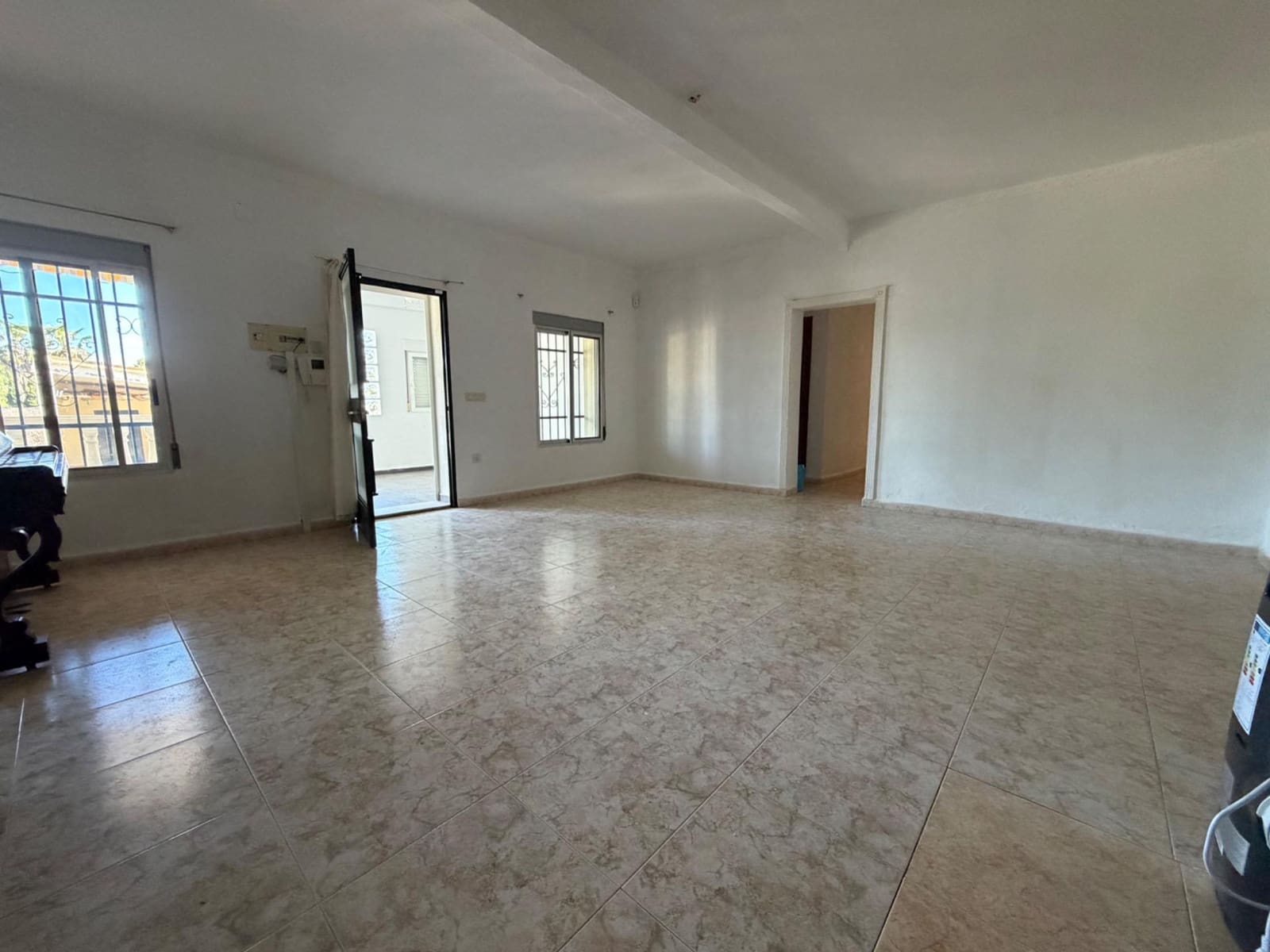 8 soverom Villa til salgs i Vilamarxant / Villamarchante med svømmebasseng garasje - € 375 000 (Ref: 9843383)