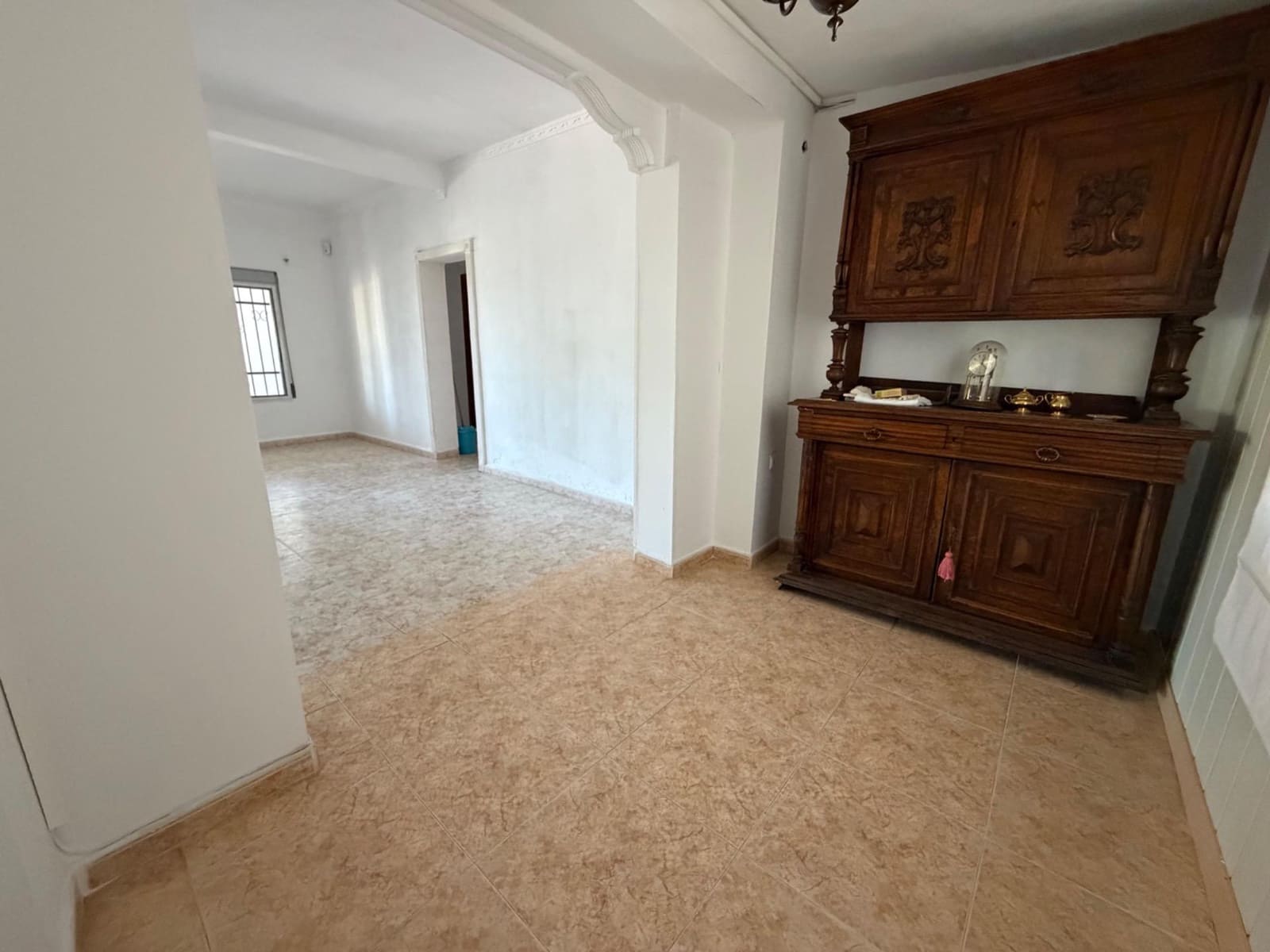 8 soverom Villa til salgs i Vilamarxant / Villamarchante med svømmebasseng garasje - € 375 000 (Ref: 9843383)
