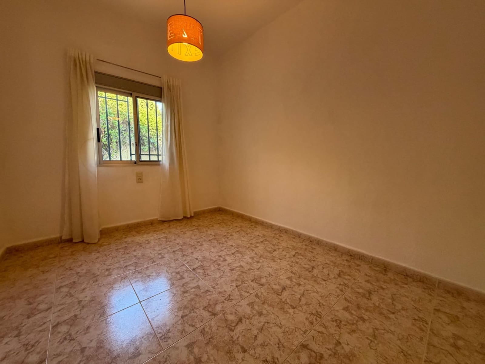 8 soverom Villa til salgs i Vilamarxant / Villamarchante med svømmebasseng garasje - € 375 000 (Ref: 9843383)