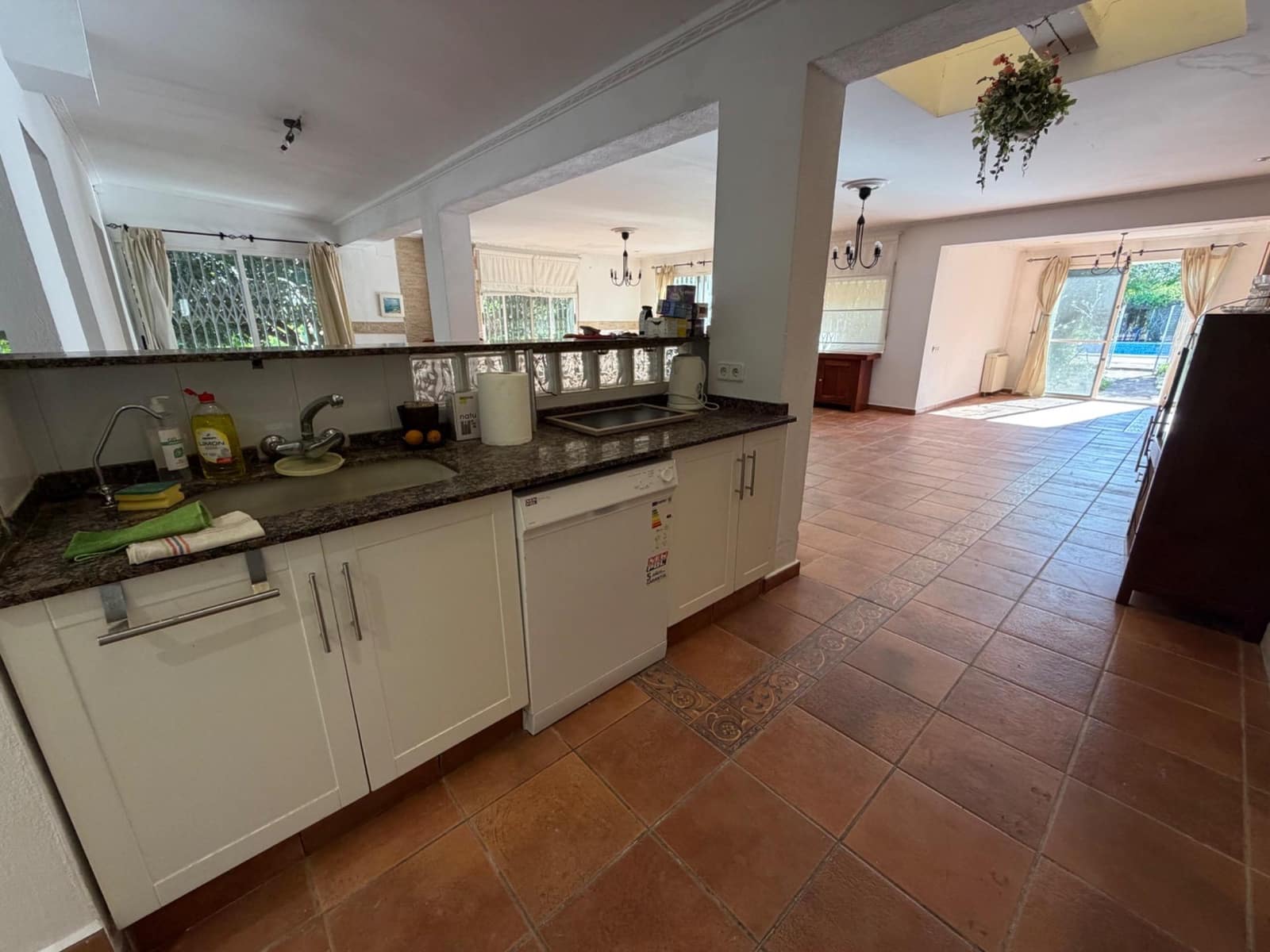 8 soverom Villa til salgs i Vilamarxant / Villamarchante med svømmebasseng garasje - € 375 000 (Ref: 9843383)