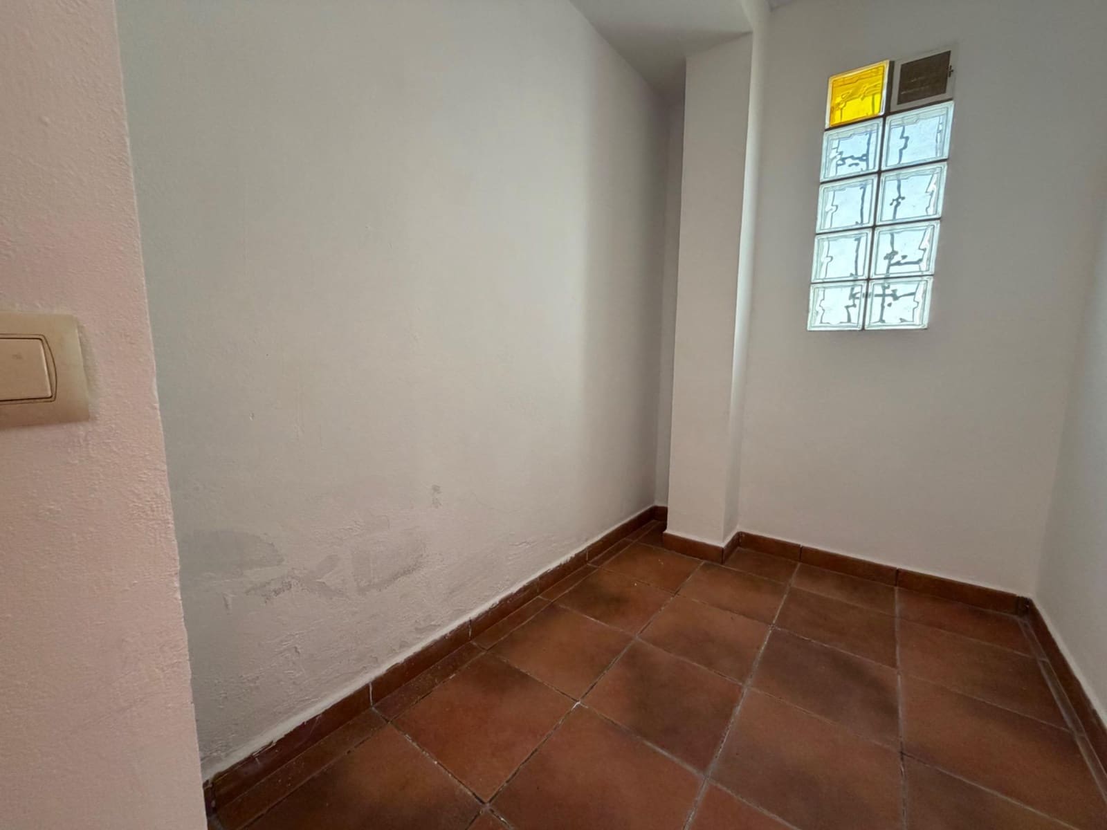 8 soverom Villa til salgs i Vilamarxant / Villamarchante med svømmebasseng garasje - € 375 000 (Ref: 9843383)