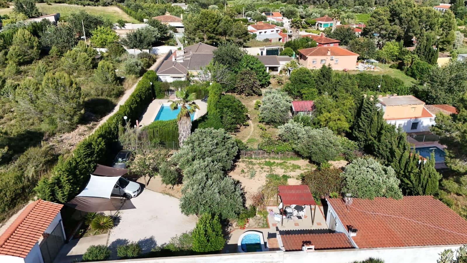8 soverom Villa til salgs i Vilamarxant / Villamarchante med svømmebasseng garasje - € 375 000 (Ref: 9843383)