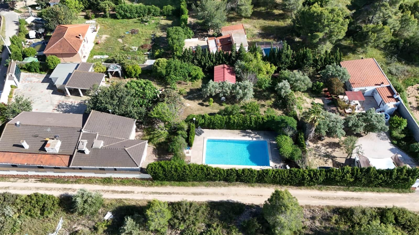 8 soverom Villa til salgs i Vilamarxant / Villamarchante med svømmebasseng garasje - € 375 000 (Ref: 9843383)