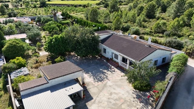 8 soverom Villa til salgs i Vilamarxant / Villamarchante med svømmebasseng garasje - € 375 000 (Ref: 9843383)