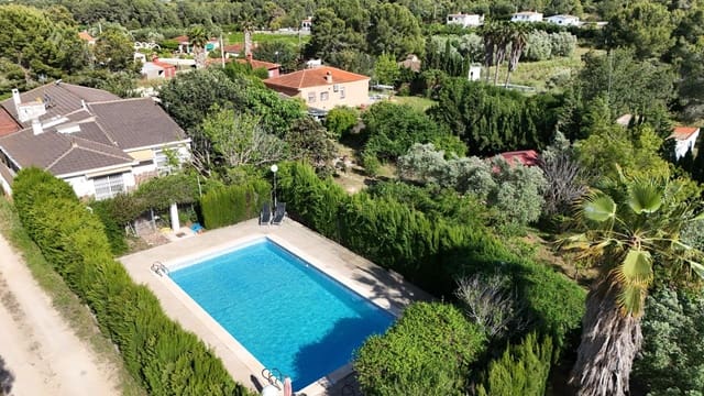 8 soverom Villa til salgs i Vilamarxant / Villamarchante med svømmebasseng garasje - € 375 000 (Ref: 9843383)