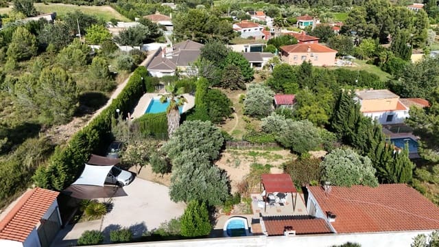 8 soverom Villa til salgs i Vilamarxant / Villamarchante med svømmebasseng garasje - € 375 000 (Ref: 9843383)