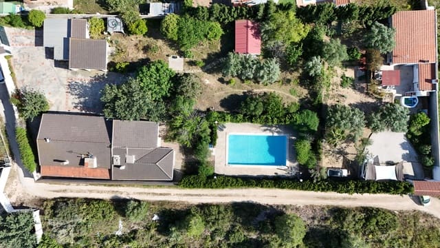 8 soverom Villa til salgs i Vilamarxant / Villamarchante med svømmebasseng garasje - € 375 000 (Ref: 9843383)