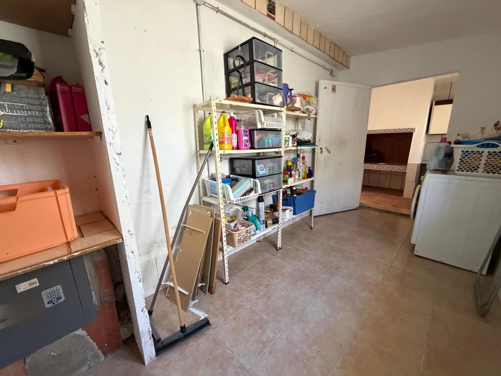 8 soverom Villa til salgs i Vilamarxant / Villamarchante med svømmebasseng garasje - € 375 000 (Ref: 9843383)