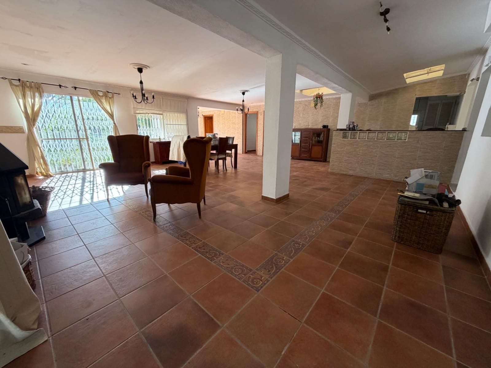 8 soverom Villa til salgs i Vilamarxant / Villamarchante med svømmebasseng garasje - € 375 000 (Ref: 9843383)