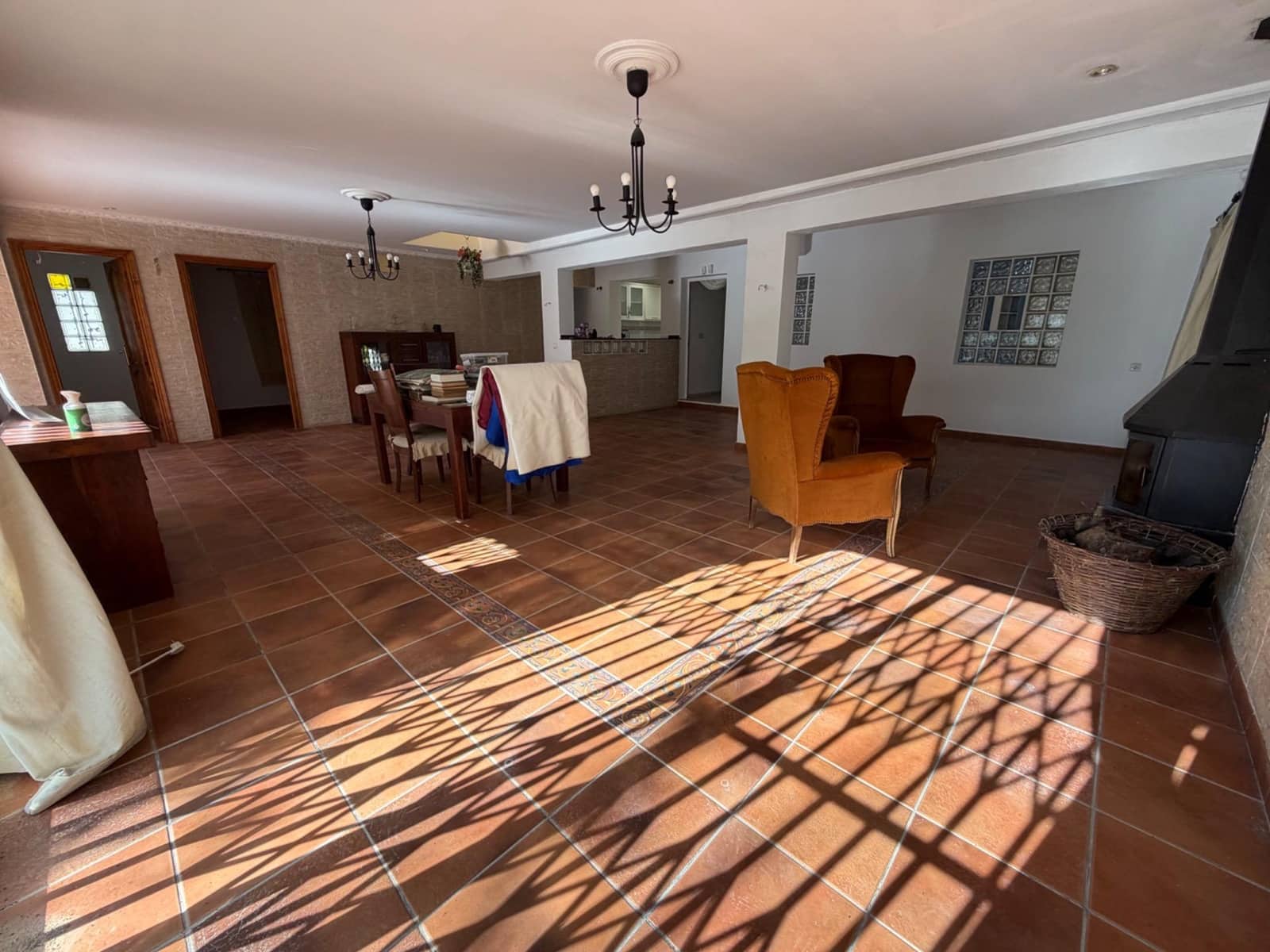 8 soverom Villa til salgs i Vilamarxant / Villamarchante med svømmebasseng garasje - € 375 000 (Ref: 9843383)
