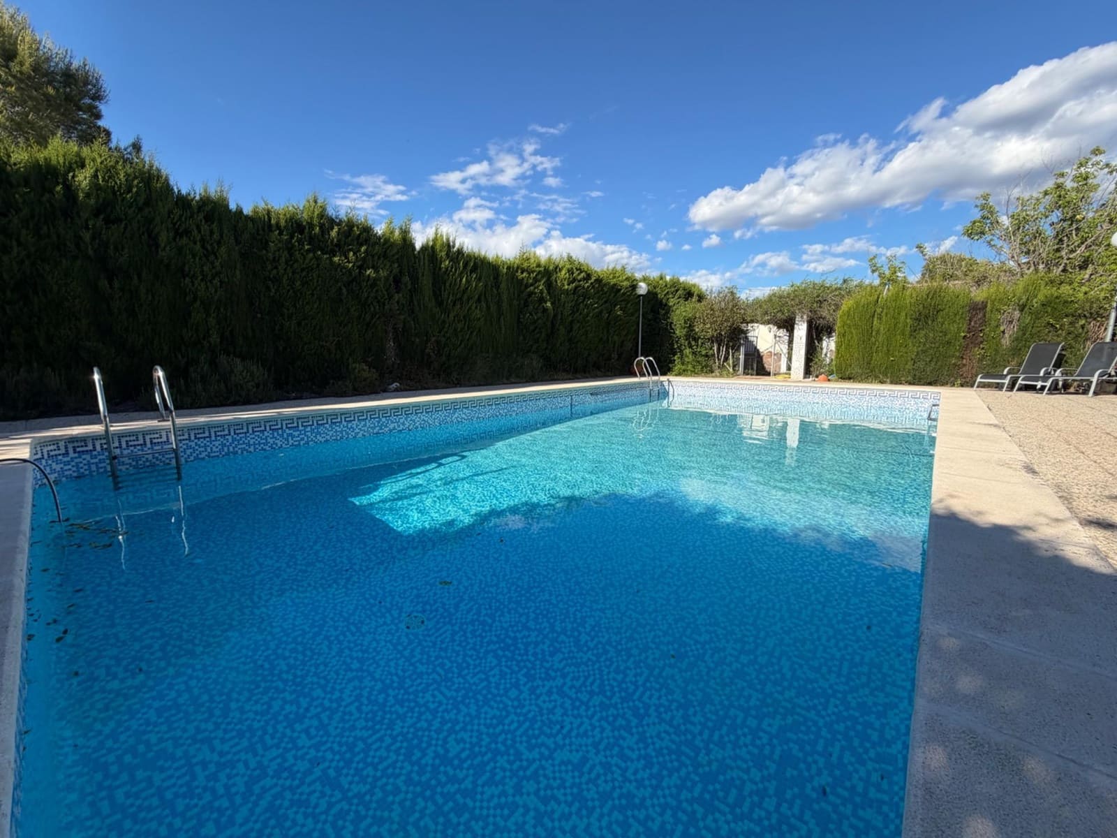 8 soverom Villa til salgs i Vilamarxant / Villamarchante med svømmebasseng garasje - € 375 000 (Ref: 9843383)