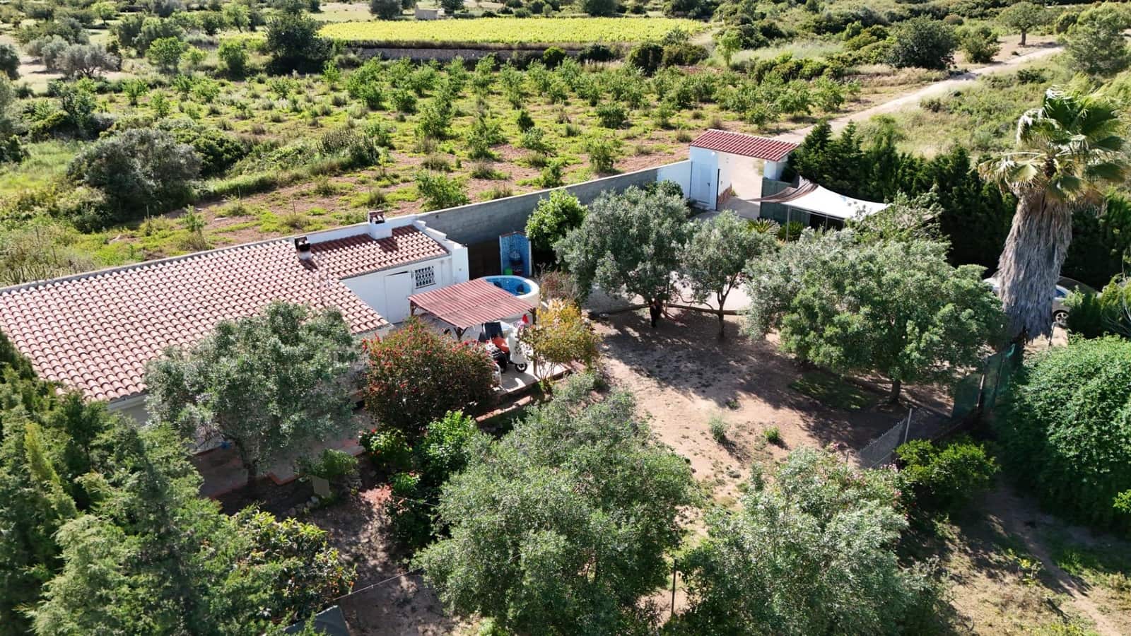 8 soverom Villa til salgs i Vilamarxant / Villamarchante med svømmebasseng garasje - € 375 000 (Ref: 9843383)