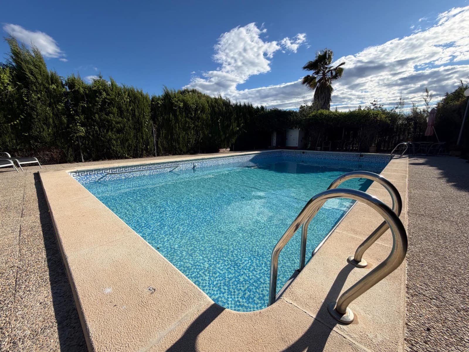 8 soverom Villa til salgs i Vilamarxant / Villamarchante med svømmebasseng garasje - € 375 000 (Ref: 9843383)
