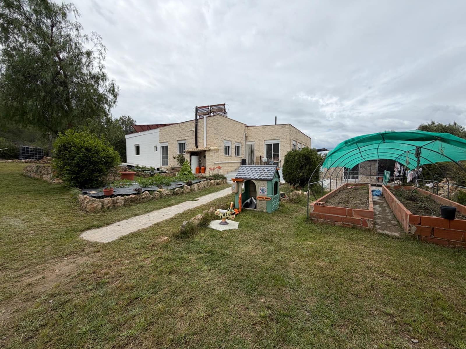 7 soverom Villa til salgs i Villar del Arzobispo med svømmebasseng - € 350 000 (Ref: 9843384)