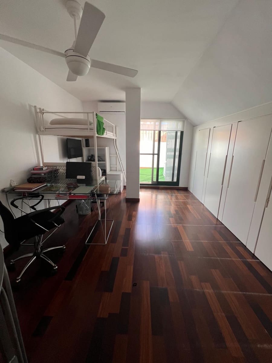 3 soveværelse Penthouse til salg i Lliria med garage - € 330.000 (Ref: 9846219)