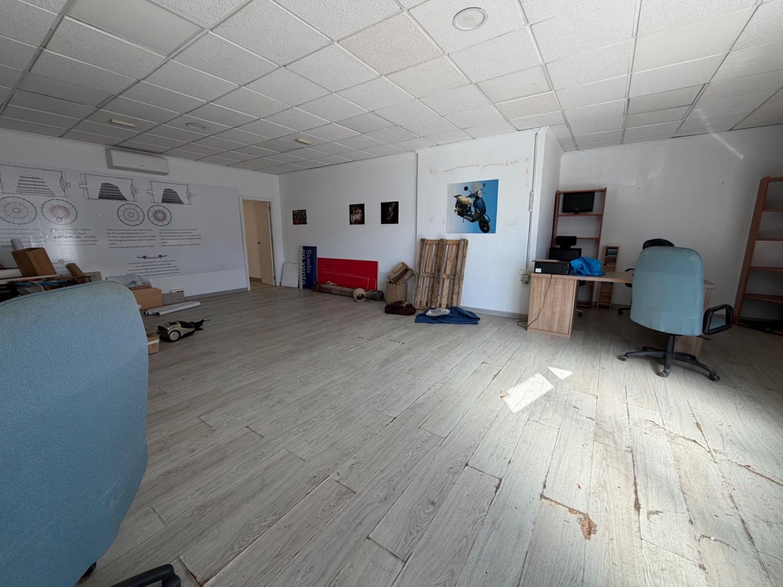Local Commercial à vendre à La Pobla de Vallbona - 125 000 € (Ref: 9855442)