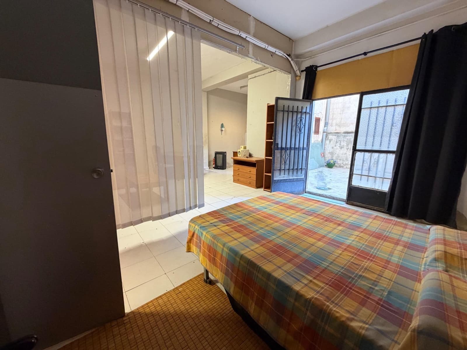 Local Commercial à vendre à La Pobla de Vallbona - 125 000 € (Ref: 9855442)