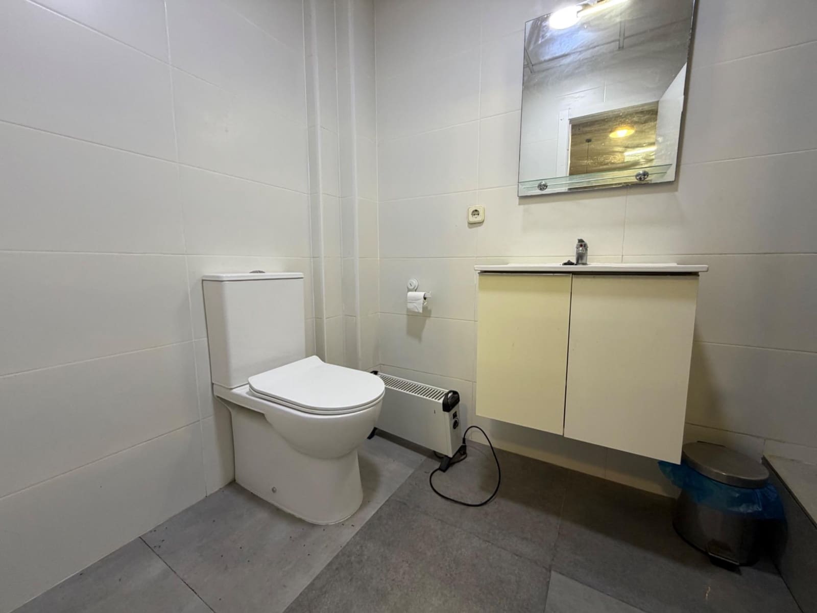 Local Commercial à vendre à La Pobla de Vallbona - 125 000 € (Ref: 9855442)