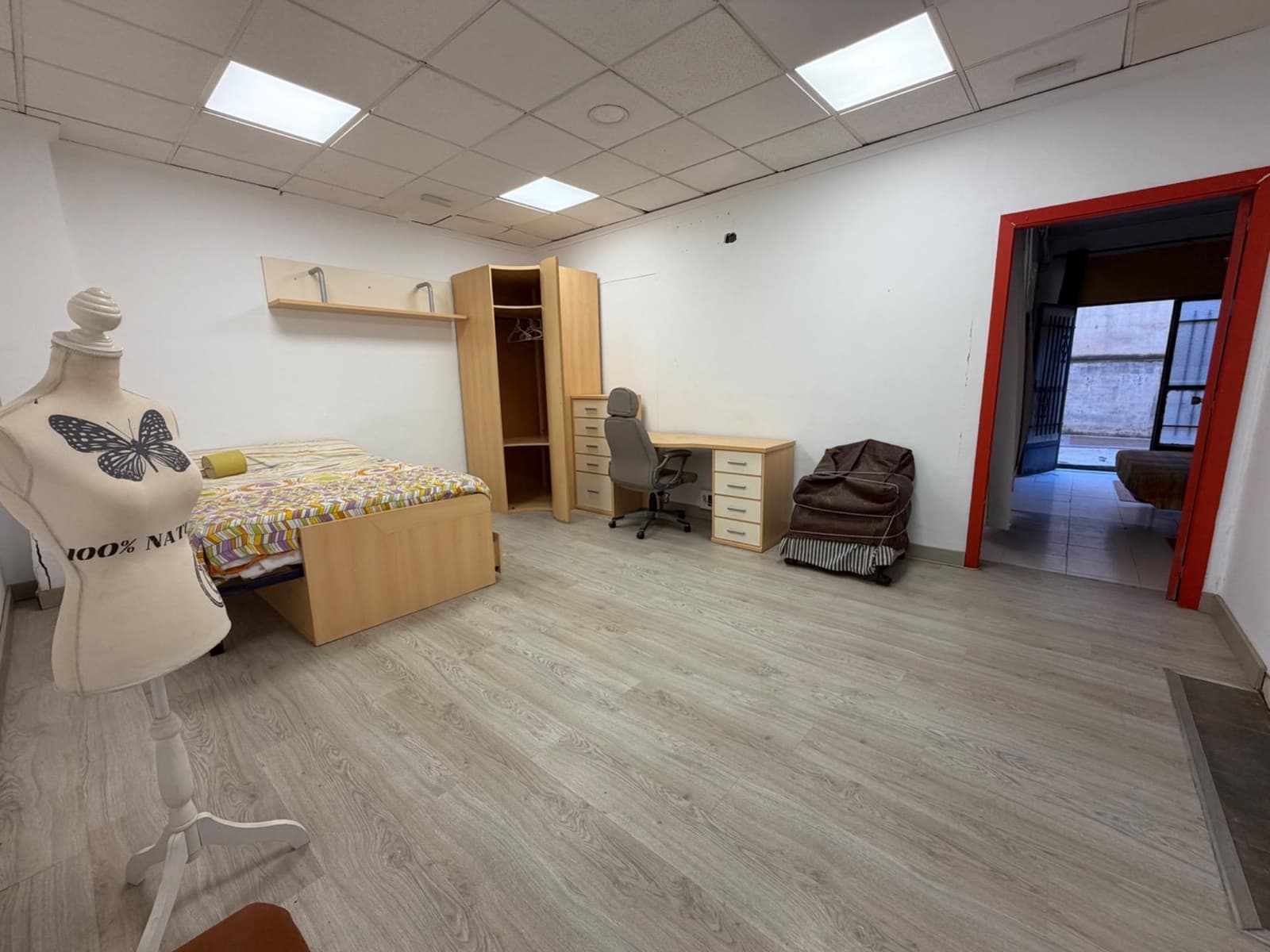 Local Commercial à vendre à La Pobla de Vallbona - 125 000 € (Ref: 9855442)