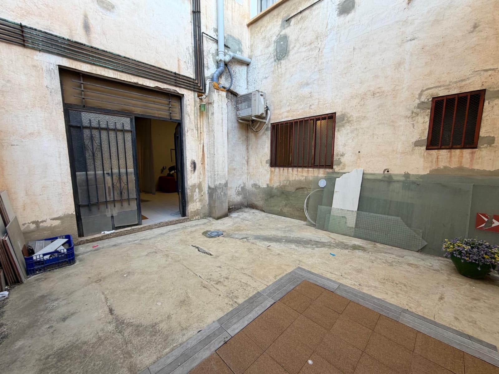 Local Commercial à vendre à La Pobla de Vallbona - 125 000 € (Ref: 9855442)