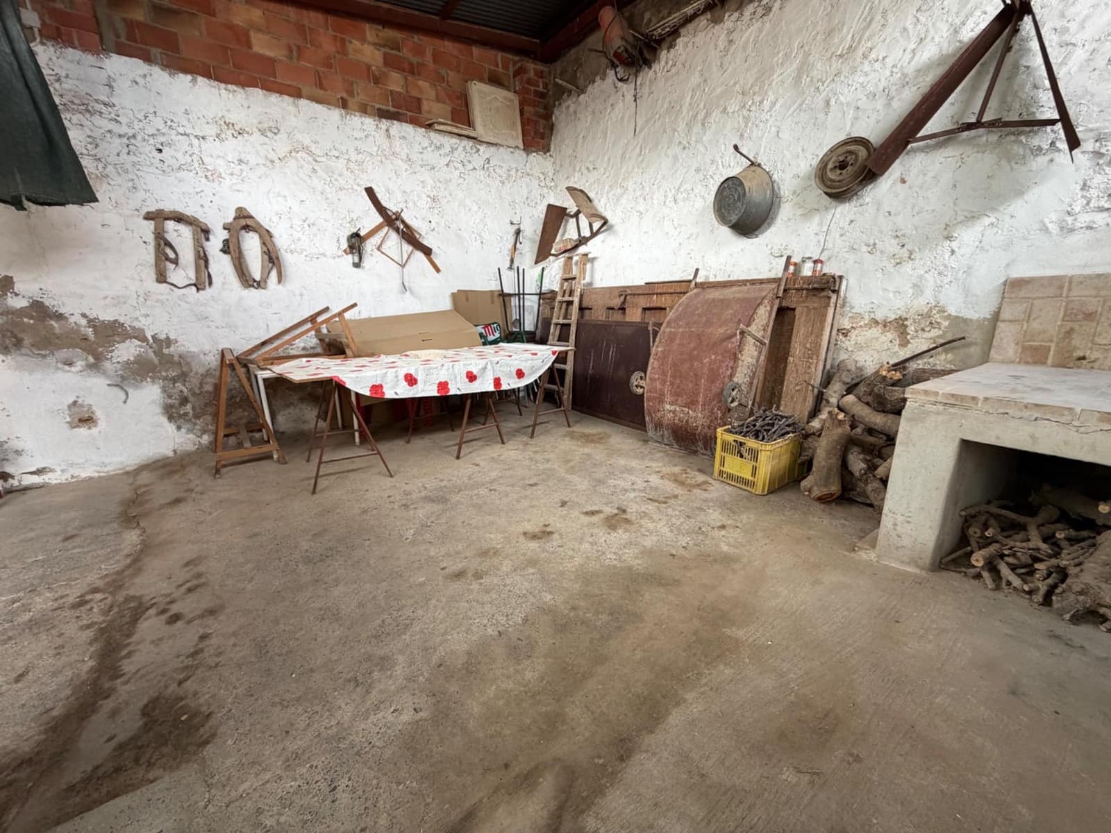Commercial for sale in Lliria - € 90,000 (Ref: 9889438)