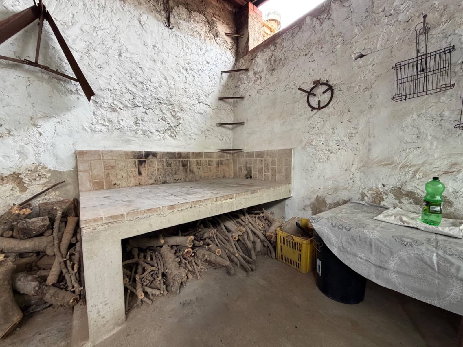 Commercial for sale in Lliria - € 90,000 (Ref: 9889438)