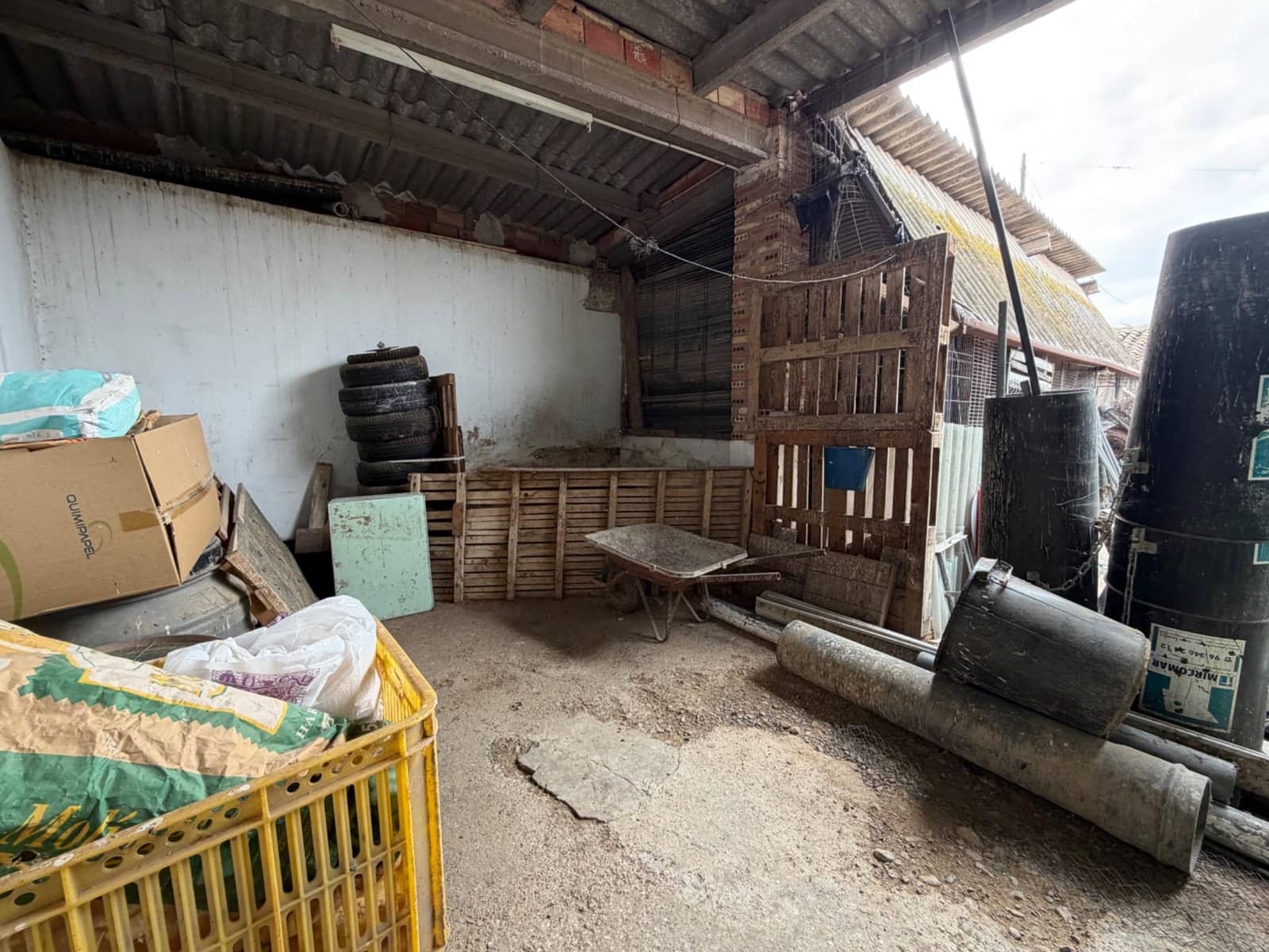 Commercial for sale in Lliria - € 90,000 (Ref: 9889438)