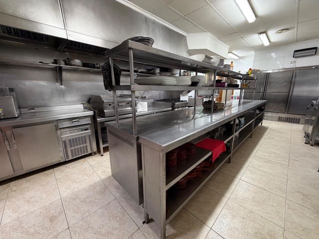 Yritys myytävänä paikassa Llíria - 42 000 € (Ref: 9890368)
