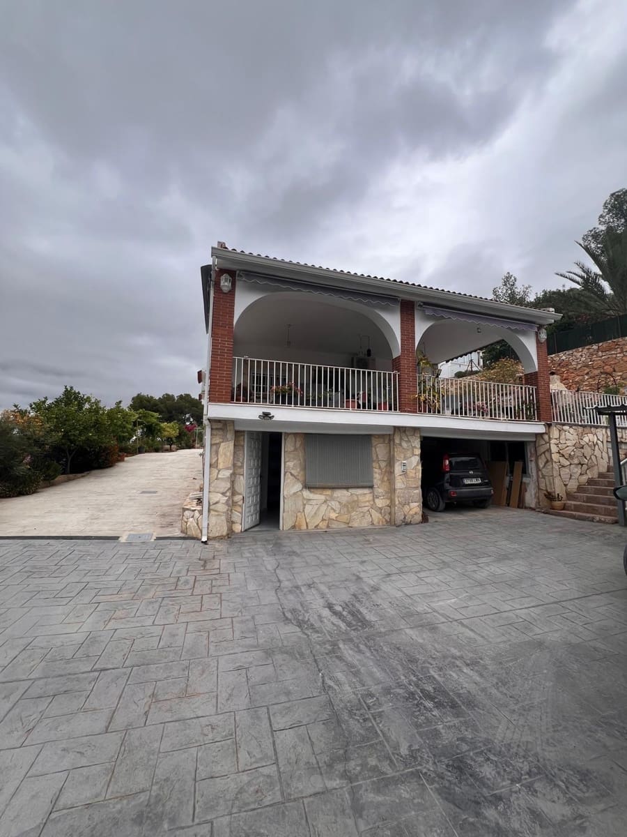 3 soveværelse Villa til salg i Lliria med swimmingpool garage - € 249.900 (Ref: 9890369)