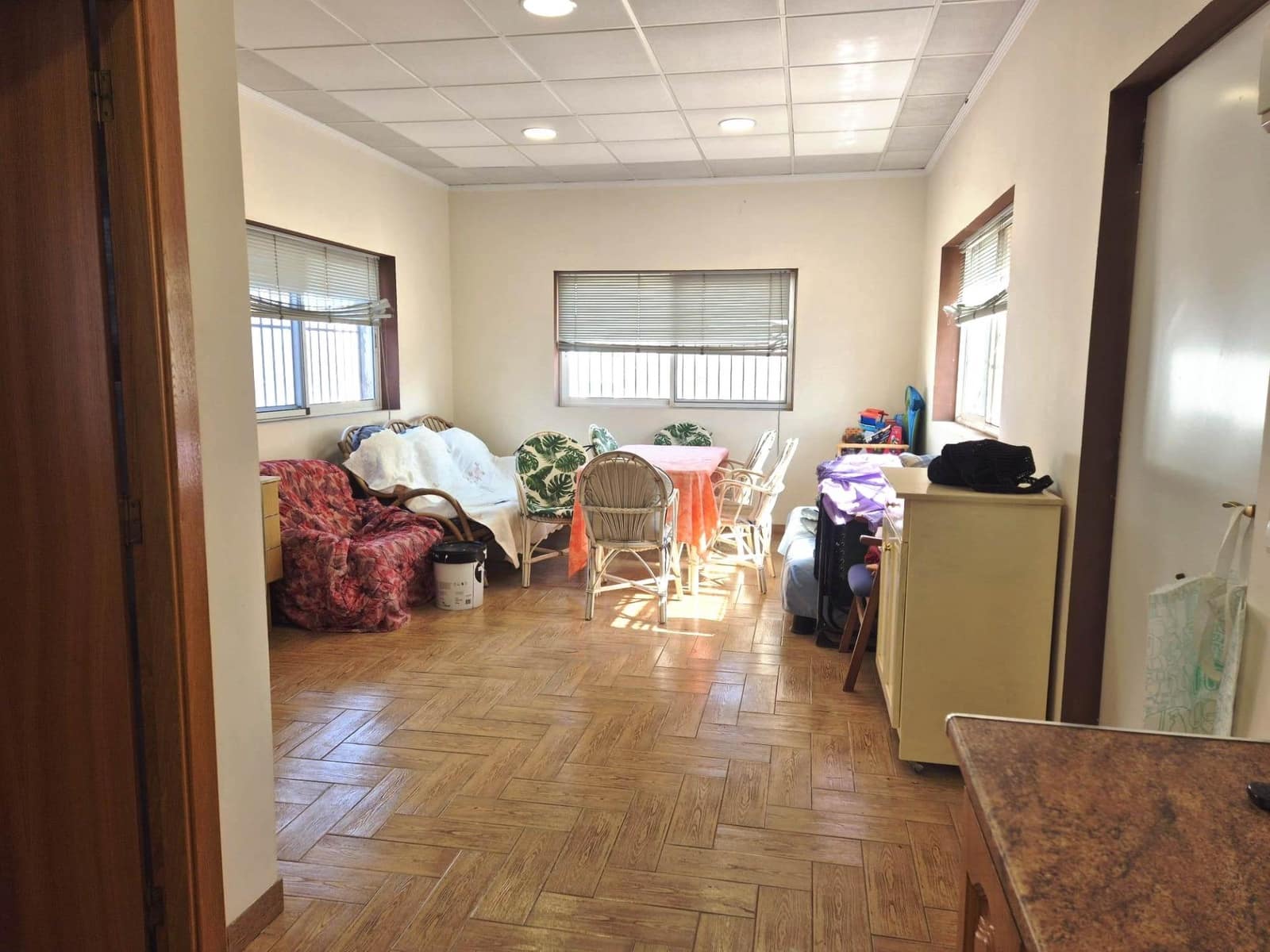 Villa for sale in Lliria - € 140,000 (Ref: 9896329)