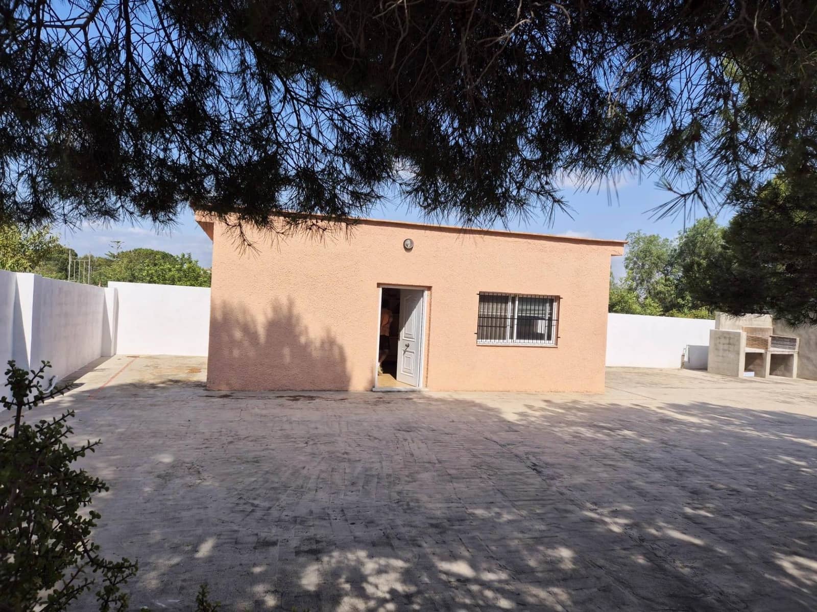 Villa for sale in Lliria - € 140,000 (Ref: 9896329)