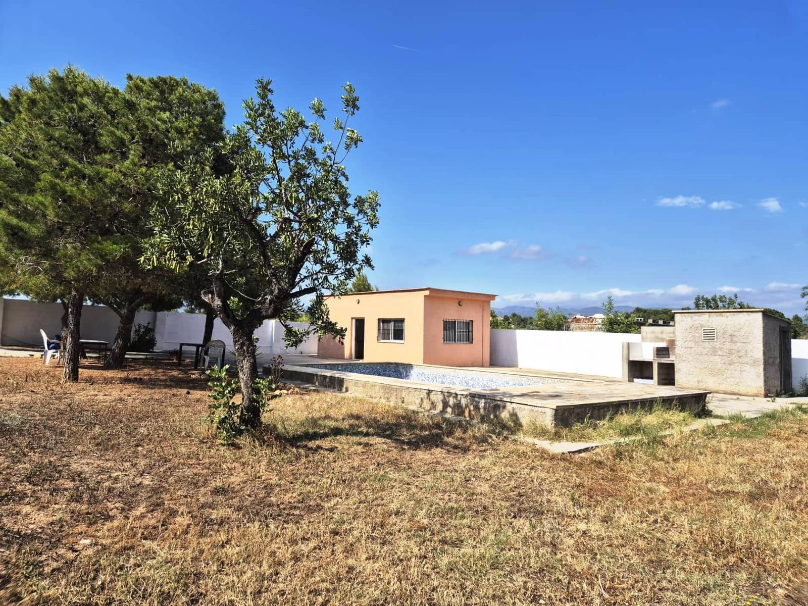 Villa for sale in Lliria - € 140,000 (Ref: 9896329)