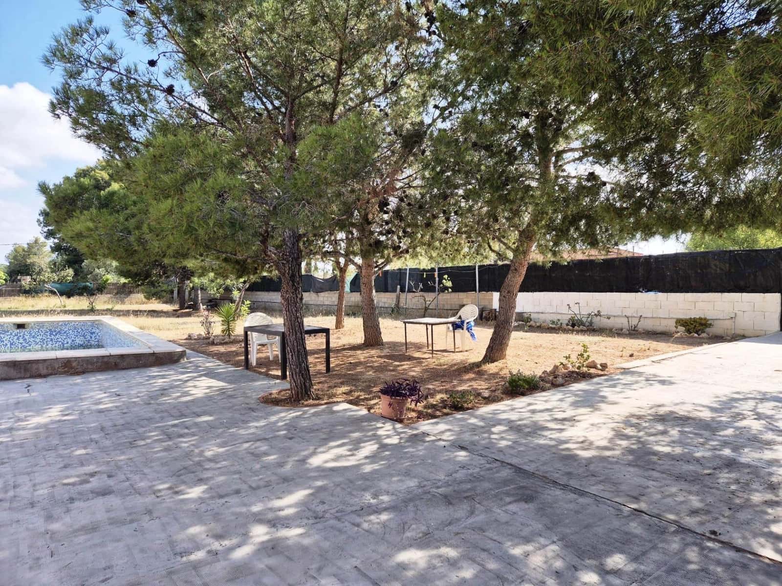 Villa for sale in Lliria - € 140,000 (Ref: 9896329)