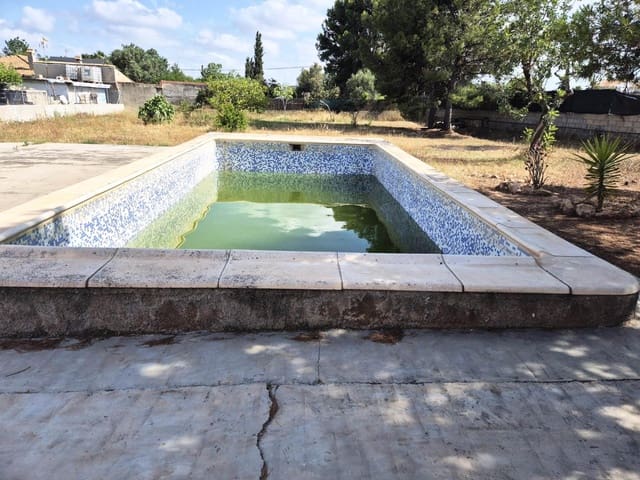 Villa for sale in Llíria - € 140,000 (Ref: 9896329)