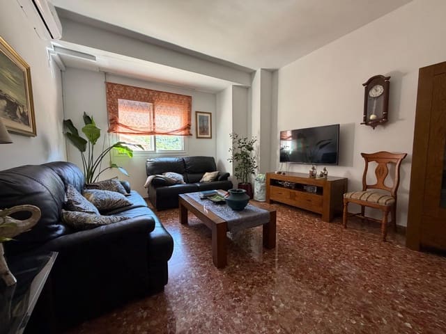 Casa de 4 habitaciones en Gátova, Gatova en venta con garaje - 165.000 € (Ref: 9903930)