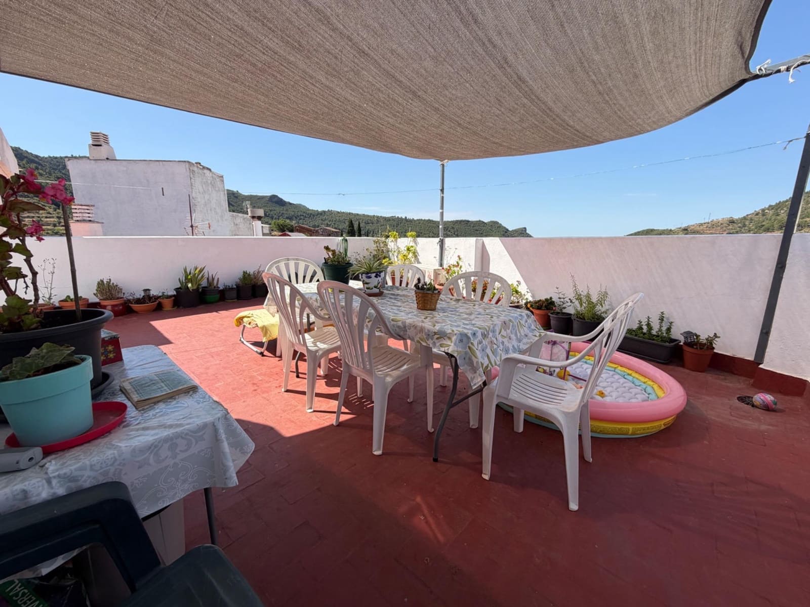Casa de 4 habitaciones en Gátova en venta con garaje - 165.000 € (Ref: 9903930)