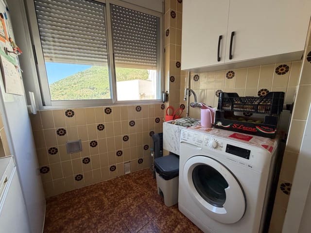 Casa de 4 habitaciones en Gátova, Gatova en venta con garaje - 165.000 € (Ref: 9903930)