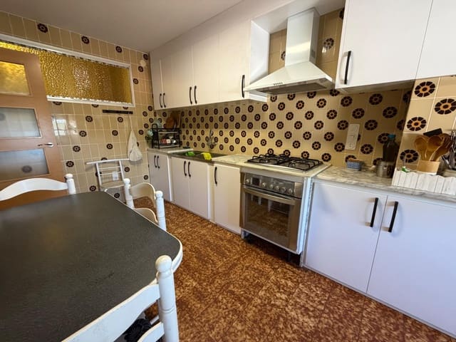Casa de 4 habitaciones en Gátova, Gatova en venta con garaje - 165.000 € (Ref: 9903930)
