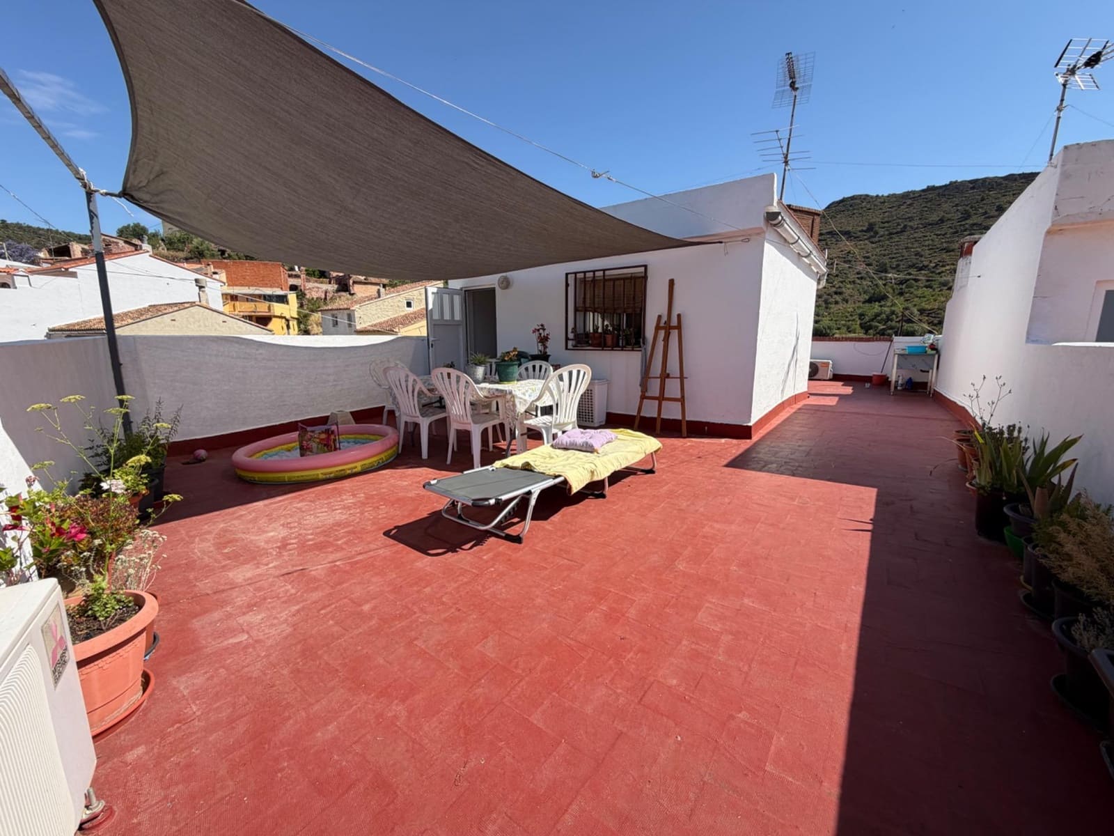 Casa de 4 habitaciones en Gátova en venta con garaje - 165.000 € (Ref: 9903930)
