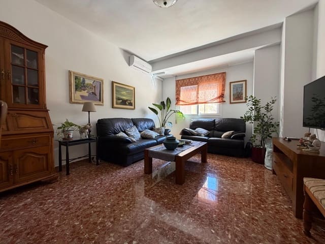 Casa de 4 habitaciones en Gátova, Gatova en venta con garaje - 165.000 € (Ref: 9903930)