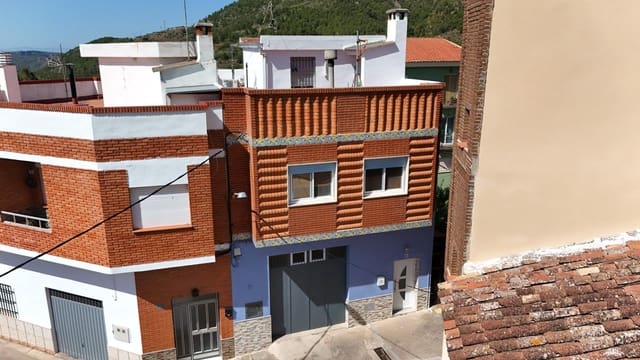 Casa de 4 habitaciones en Gátova, Gatova en venta con garaje - 165.000 € (Ref: 9903930)