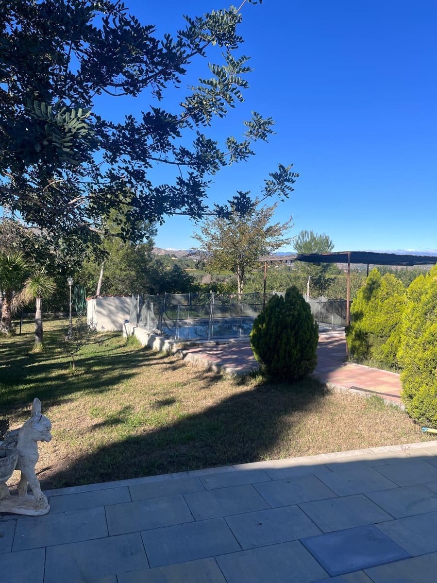 3 bedroom Villa for sale in Pedralba - € 265,000 (Ref: 9920420)