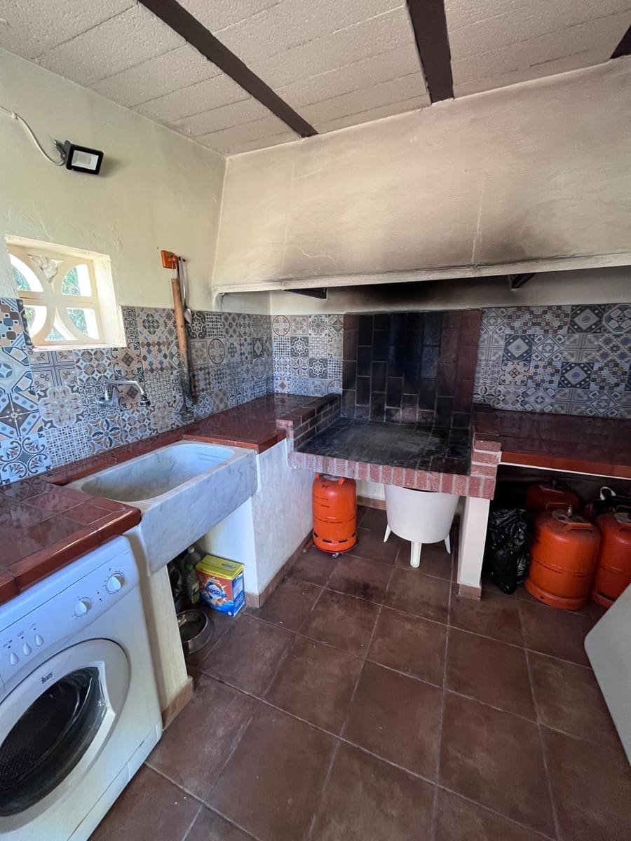 3 bedroom Villa for sale in Pedralba - € 265,000 (Ref: 9920420)